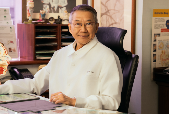 dr lau chee chong in office